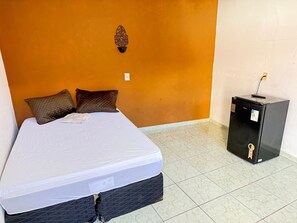 Suite básica | 1 habitación, espacio para trabajar con laptop y cortinas blackout