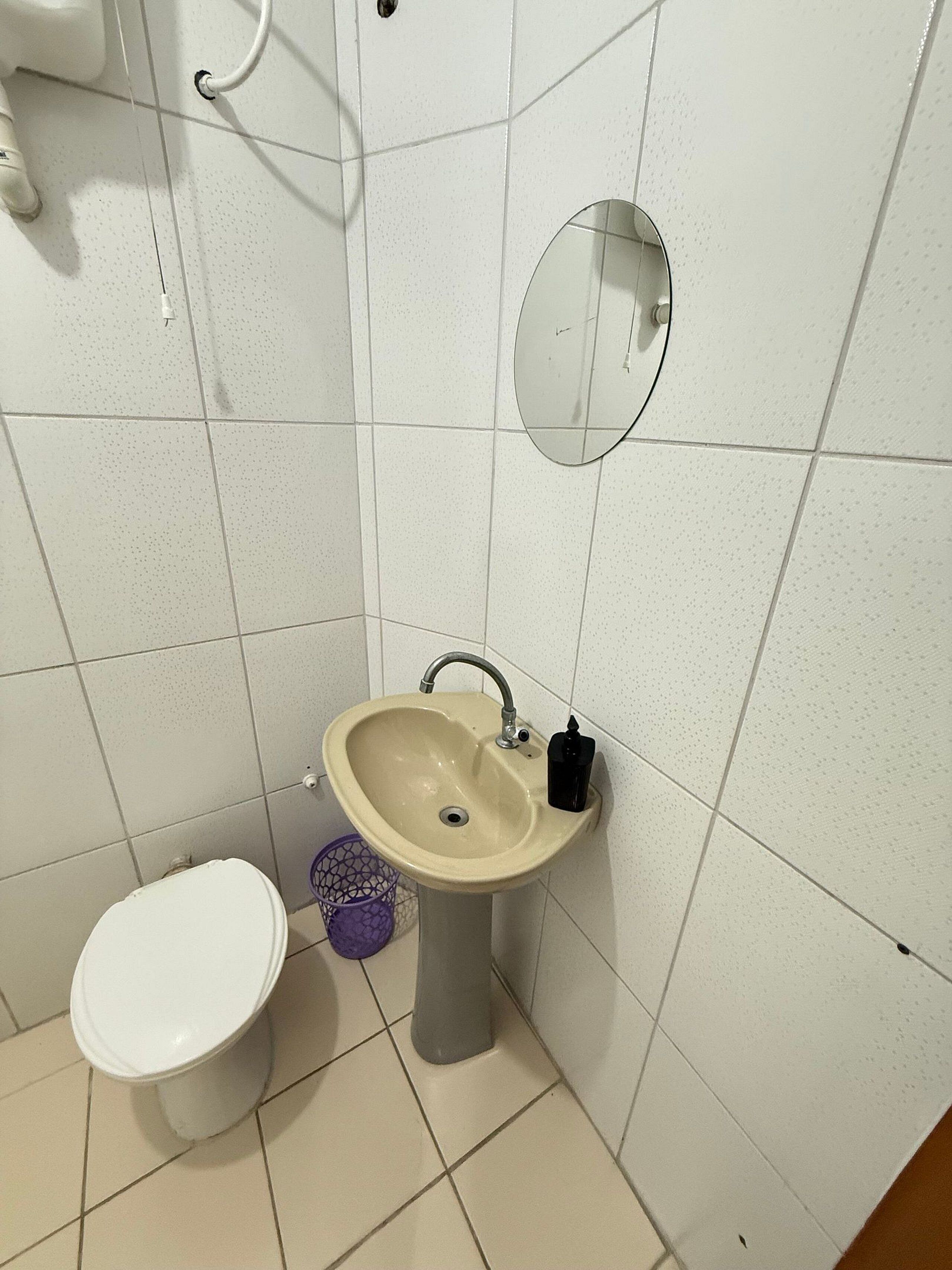 Suite | Bathroom | Shower, hair dryer, toilet paper