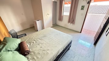 Suite | 1 soverom, skrivebord for bærbar PC og blendingsgardiner