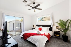 3 bedrooms, WiFi, bed sheets