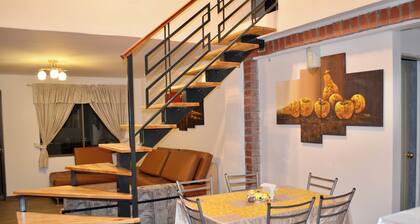 Disfruta de la ciudad, y descansa en un excepcional departamento.