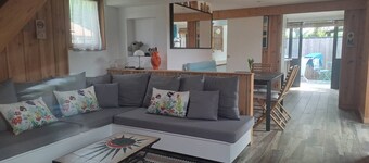 Chalet confortable avec terrasse et piscine