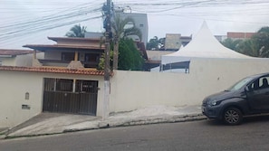 Exterior - House with accommodation for up to 15 people. Swimming pool, barbecue area, event space (Ponta da Fruta Vila Velha)