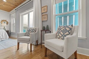 4 bedrooms, travel cot, WiFi