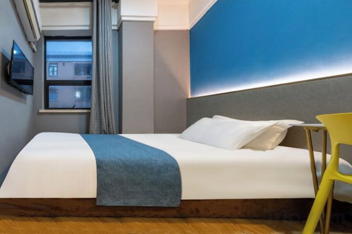 Sunshine Single Room B