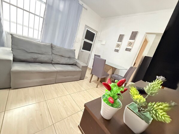 Apartemen | Area keluarga | TV layar datar