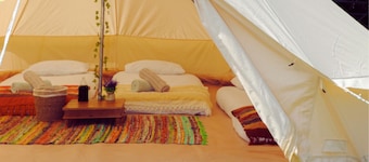 Edinburgh Festival Glamping - Castle View