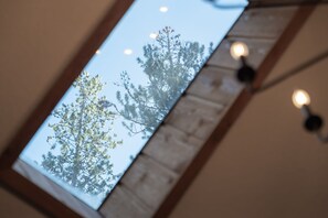 Interior - Sunriver Nostalgia - Walk to Sunriver Village, SHARC passes, HOT TUB (Sunriver)