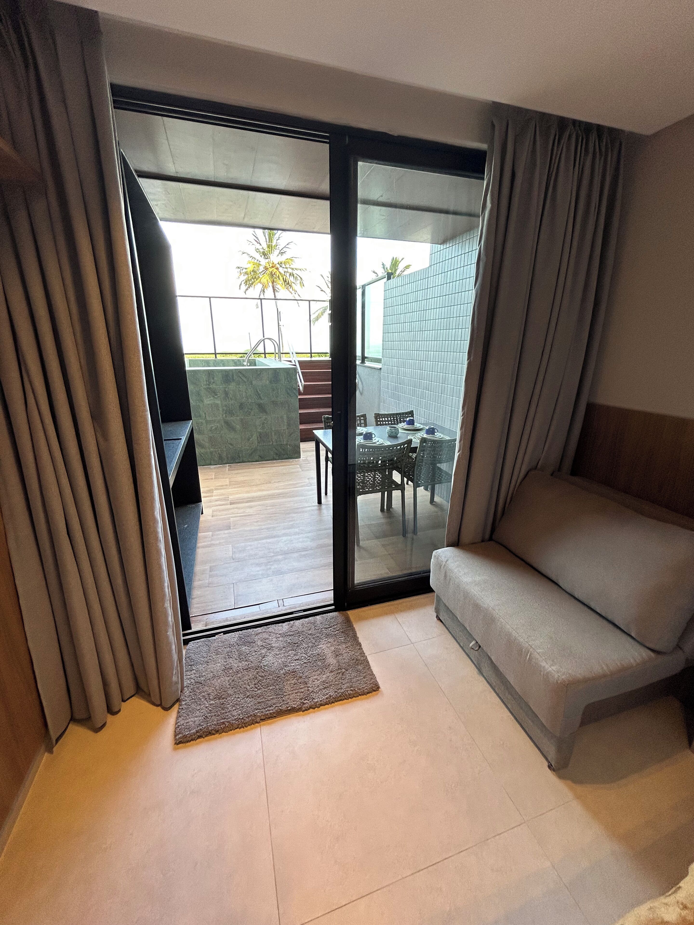 Apartment | In-room safe, laptop workspace, blackout drapes, WiFi (free)