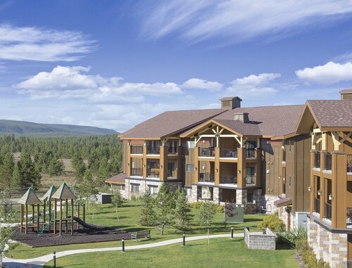 2-bedroom resort in brilliant West Yellowstone with AC, fitness room, WiFi