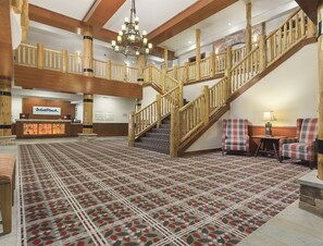 Lobby - 2-bedroom resort in brilliant West Yellowstone with AC, fitness room, WiFi (West Yellowstone)