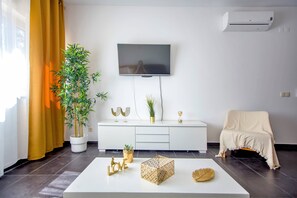 TV - Secret View Apartment (Albufeira)