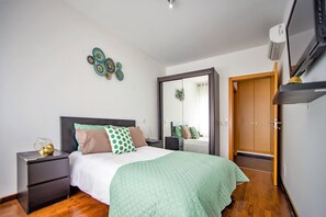 1 bedroom, iron/ironing board, internet, bed sheets