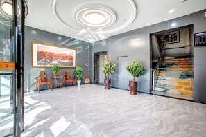 Interior - Wanming Hotel (Taiyuan Railway Station Wuyi Square Branch) (Taiyuan)