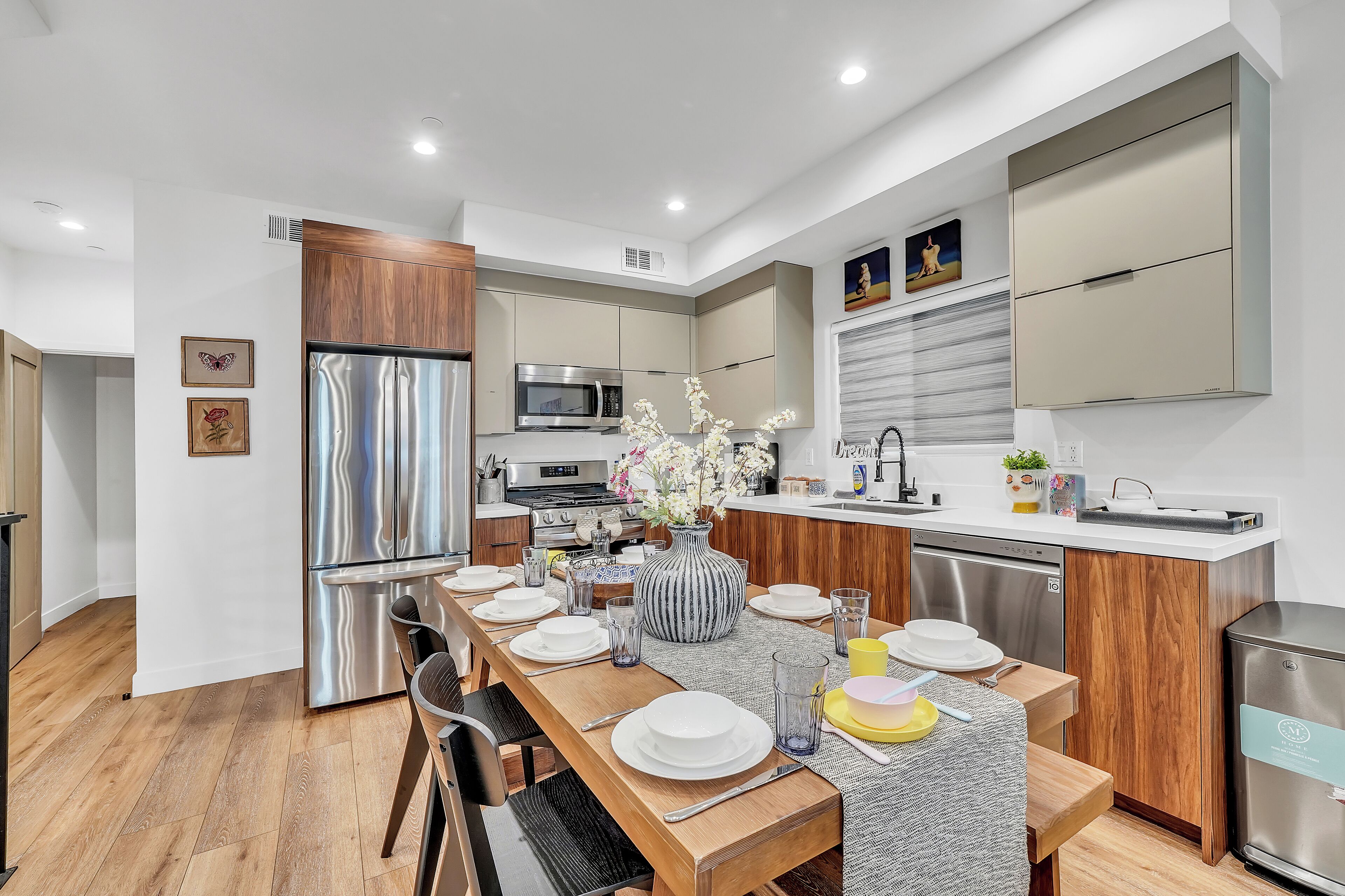 Superior Townhome, Non Smoking, Kitchen | Private kitchen | Full-size fridge, microwave, oven, stovetop