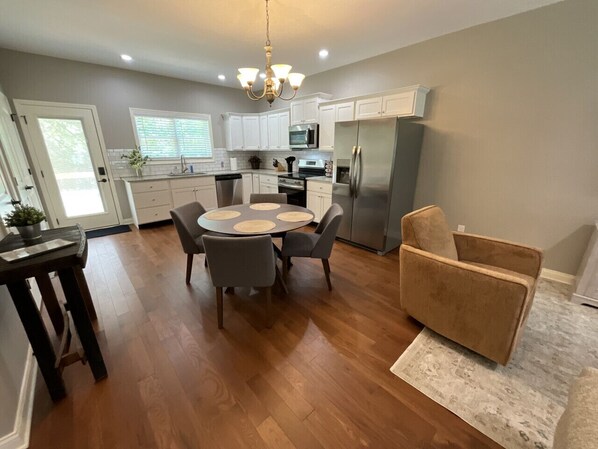 المنشأة من الداخل