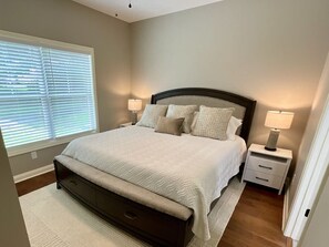 2 bedrooms, iron/ironing board, travel cot, free WiFi