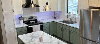 4bed-2bath 1.3 Miles from Lambeau