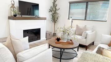 Smart-tv och eldstad