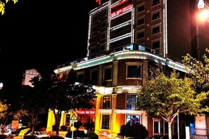 Ảnh chưa phân loại, 2 trong số 23 ảnh, nút