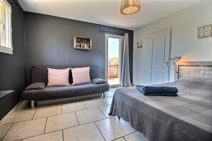 3 bedrooms, iron/ironing board, travel crib, WiFi