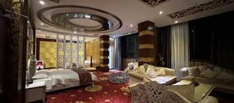 Yuanxuan Hotel (Anshun Xintiandi Food Street)