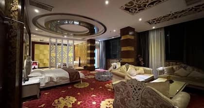 Yuanxuan Hotel (Anshun Xintiandi Food Street)