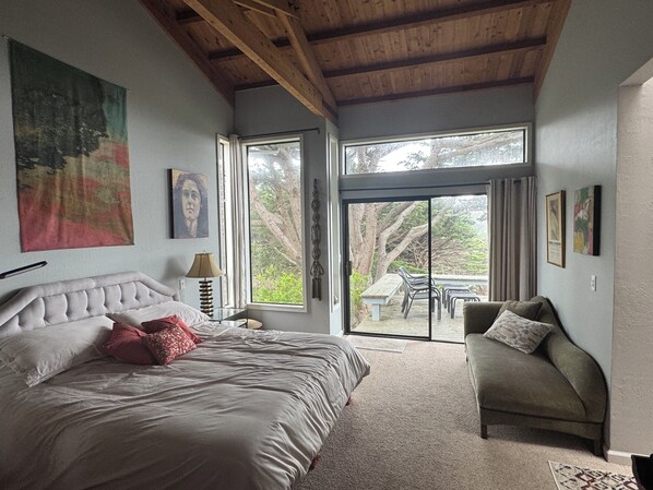 2 bedrooms, iron/ironing board, travel cot, WiFi