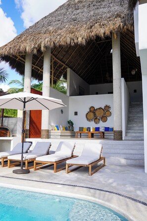 Piscine extérieure, piscine chauffée