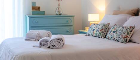 1 chambre, fer et planche à repasser, accès Internet, draps fournis