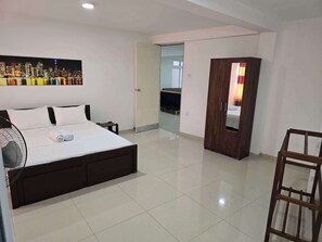 1 bedroom, iron/ironing board, internet, bed sheets