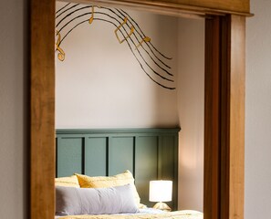 1 bedroom, iron/ironing board, travel crib, WiFi