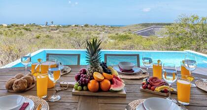 Villa Kas Di Lotte, 3-bedroom villa in marvelous Coral Estate with AC, WiFi