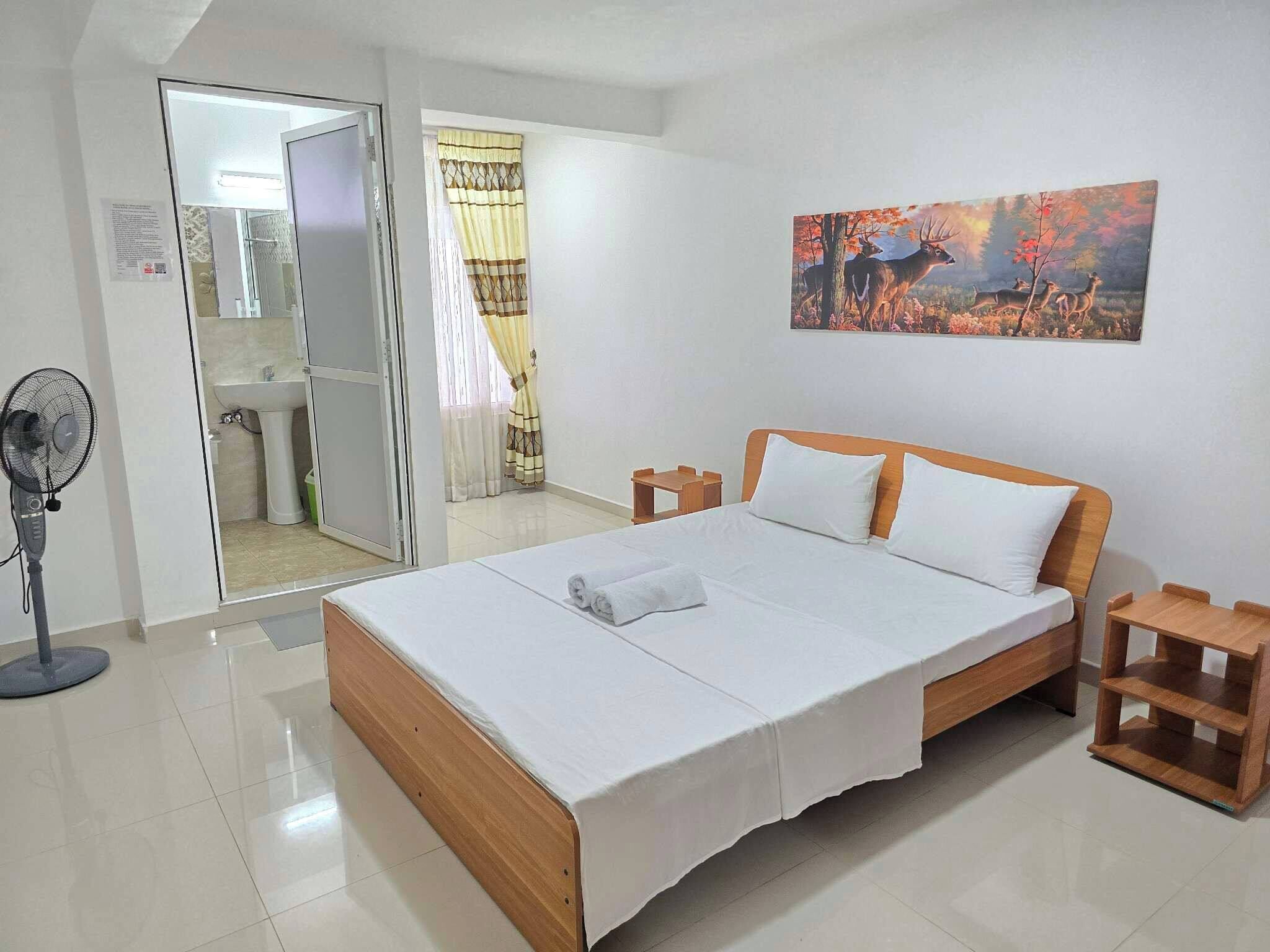 1 bedroom, iron/ironing board, internet, bed sheets