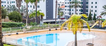 Lux Garden View by Homie