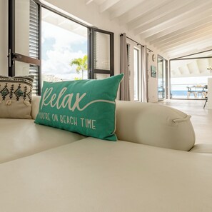 Interior - Villa Neshi, Spacious 5-bedroom villa in charming Cas Abou Resort with AC, WiFi (Willemstad)