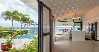 Villa Neshi, Spacious 5-bedroom villa in charming Cas Abou Resort with AC, WiFi