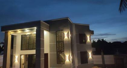 8 Guests - 4 Bedrooms - Dar Es Salaam City