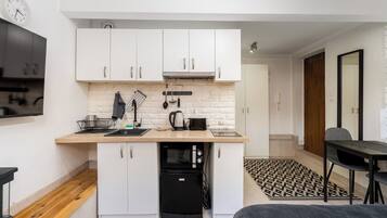 Fridge, microwave, stovetop, toaster