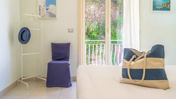 1 chambre, fer et planche Ă  repasser, Wi-Fi gratuit, draps fournis