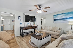TV - HEART of Gulf Shores | Sleeps 7 | 2BR | 1.5BA (Gulf Shores)