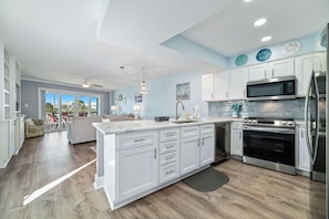 Fridge, microwave, oven, stovetop - COZY AND CUTE DUPLEX IN GULF SHORES (Gulf Shores)