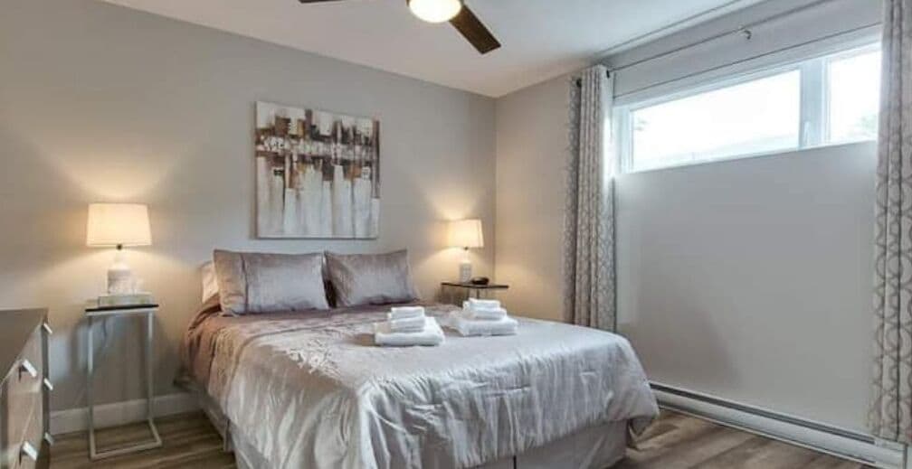 4 makuuhuonetta, työpöytä, silitysrauta/-lauta, ilmainen Wi-Fi