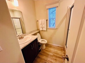 Handdukar och toalettpapper