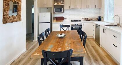 The Purple Hen Hideaway Ramada