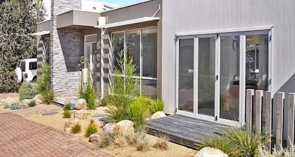 Seclusion in The Crescent