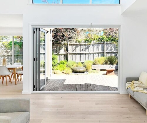 Seclusion in The Crescent