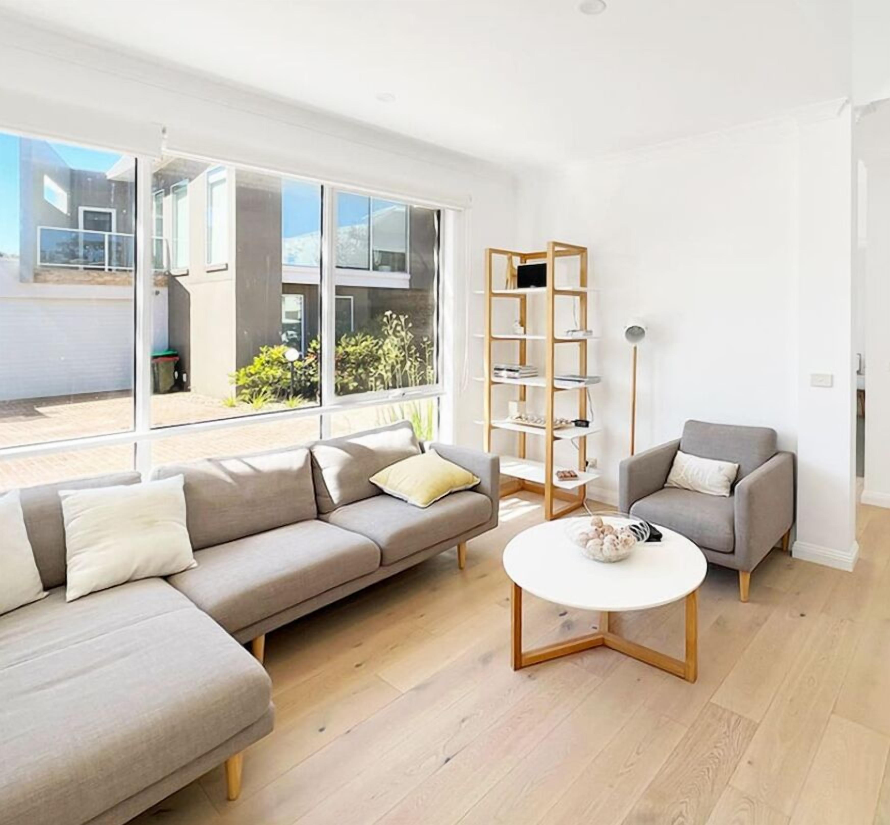 TV, fireplace, stereo