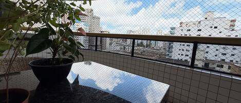 Apartment | Outdoor dining