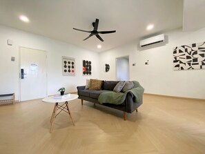 TV - Spacious 3-bedroom apartment with AC and WiFi in vibrant Kuala Lumpur (Kuala Lumpur)